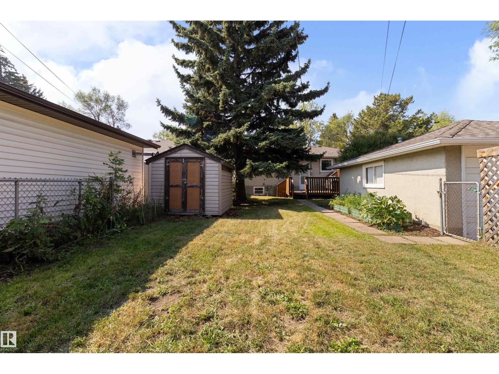 Photo 36 of 8631 76 St Nw, Edmonton AB