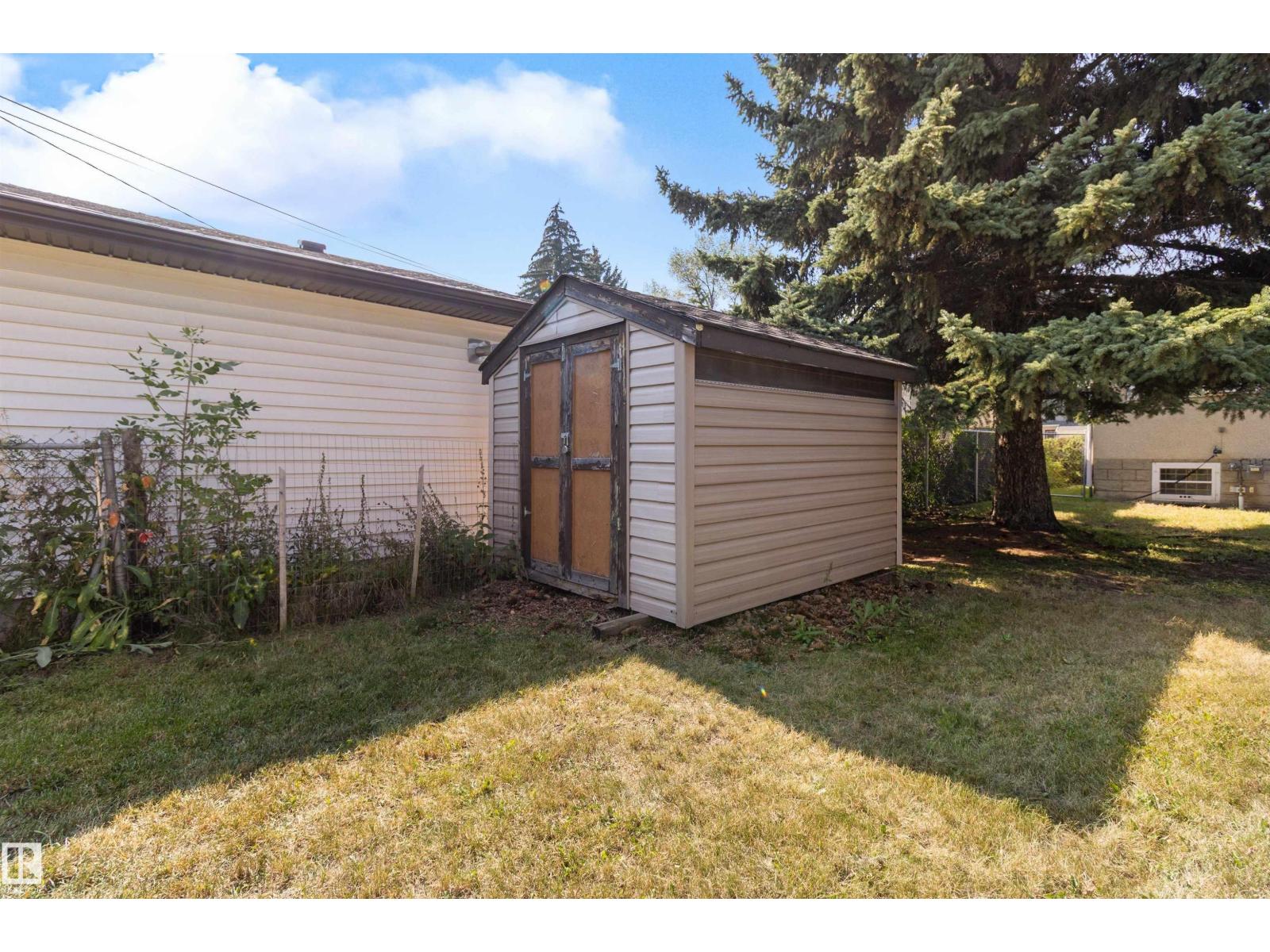 Photo 38 of 8631 76 St Nw, Edmonton AB