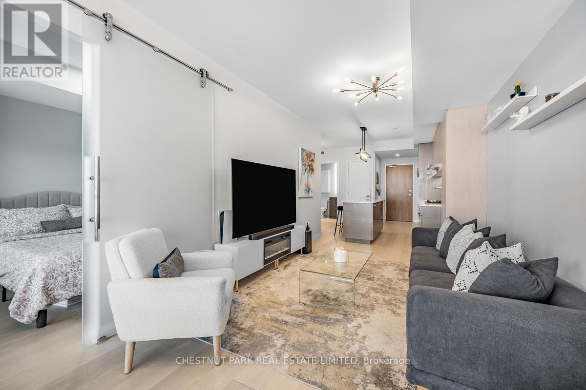 Photo 11 of 304 835 St Clair Avenue W, Toronto ON