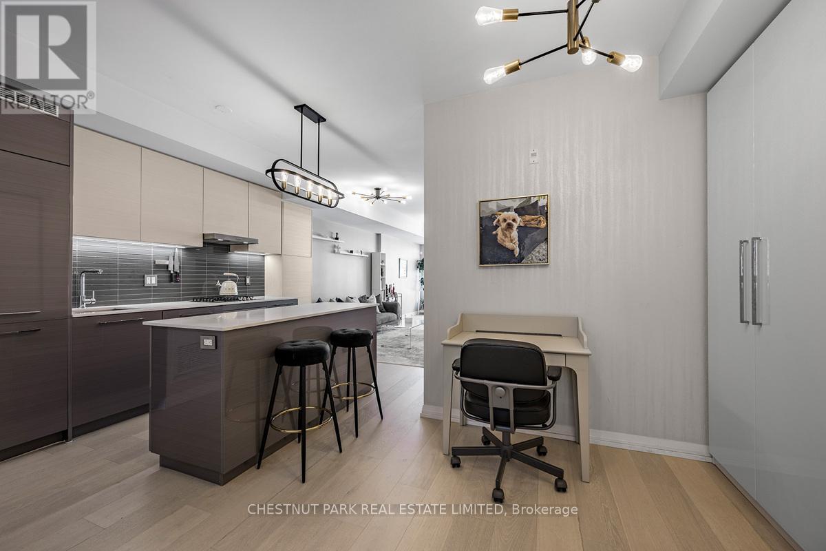 Photo 5 of 304 835 St Clair Avenue W, Toronto ON