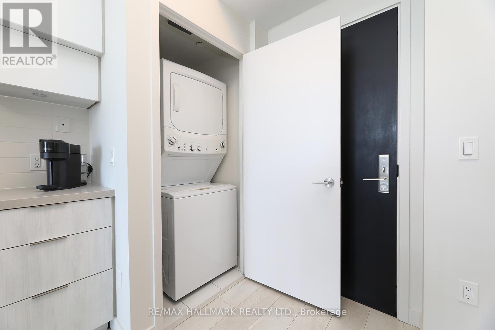 Photo 5 of 5009 8 Eglinton Avenue E, Toronto ON