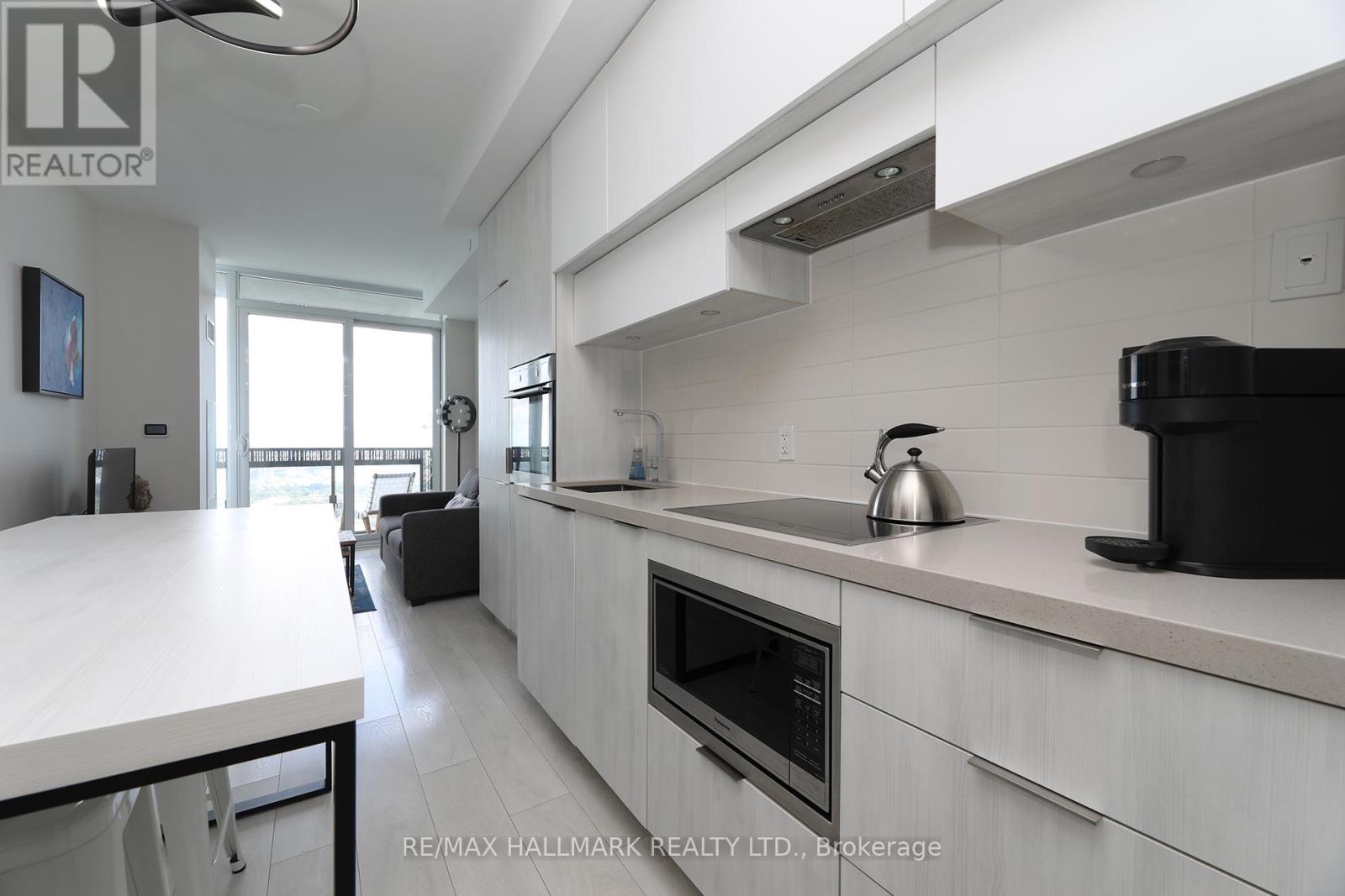 Photo 8 of 5009 8 Eglinton Avenue E, Toronto ON