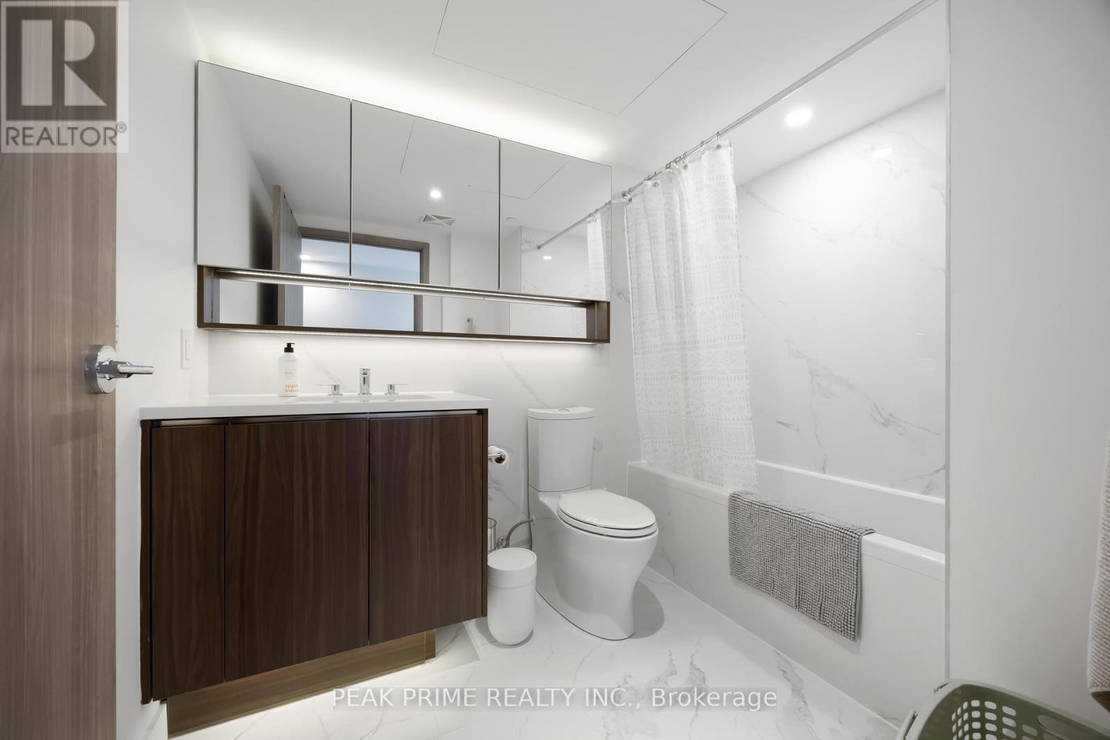 Photo 19 of 2610 38 Widmer Street, Toronto ON