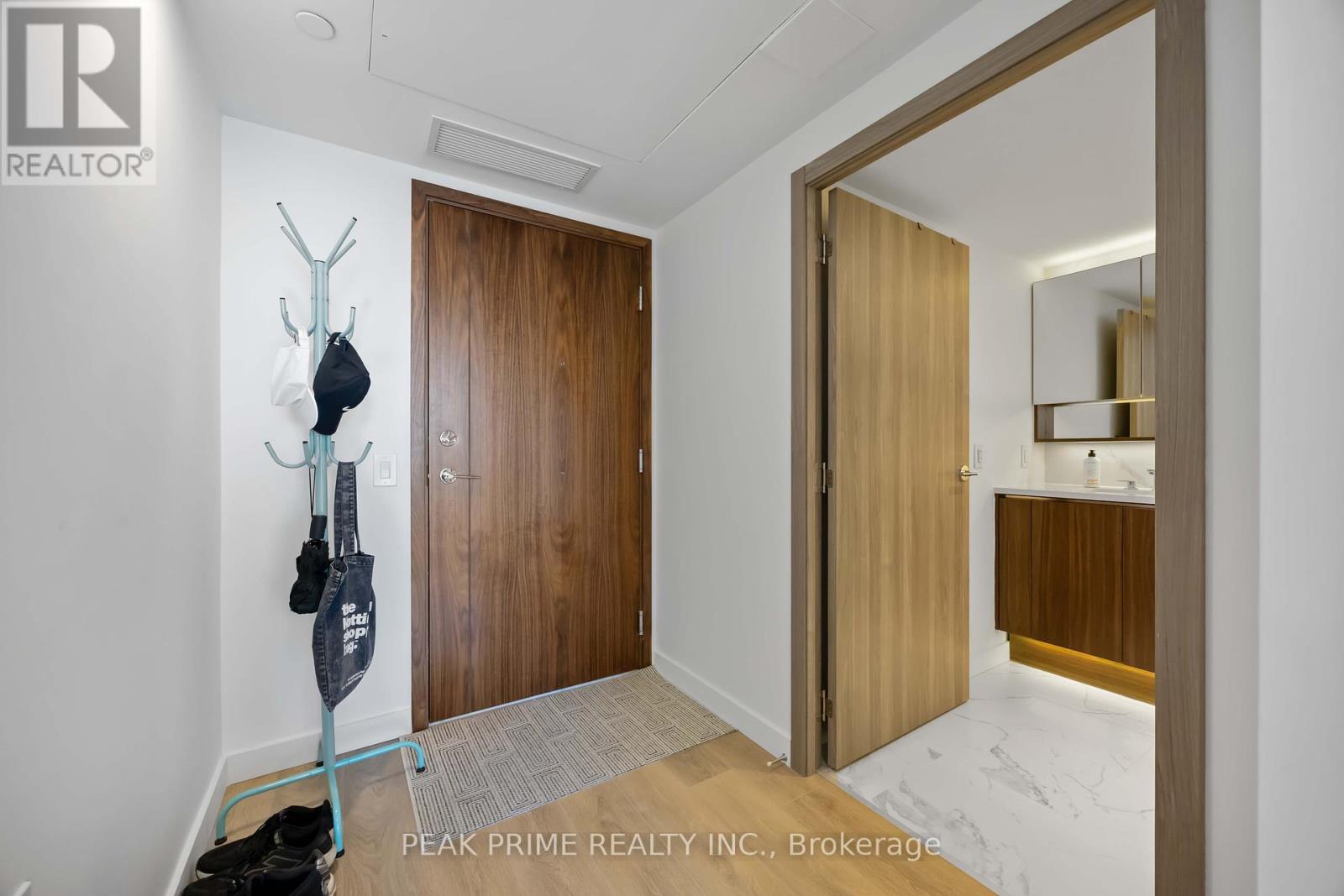 Photo 5 of 2610 38 Widmer Street, Toronto ON