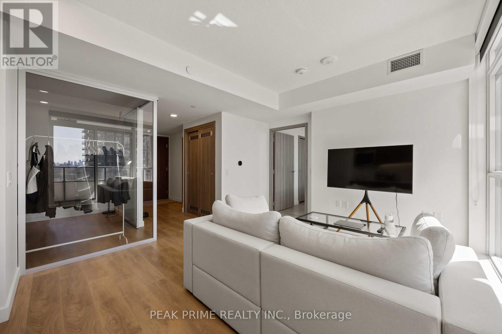 Photo 8 of 2610 38 Widmer Street, Toronto ON