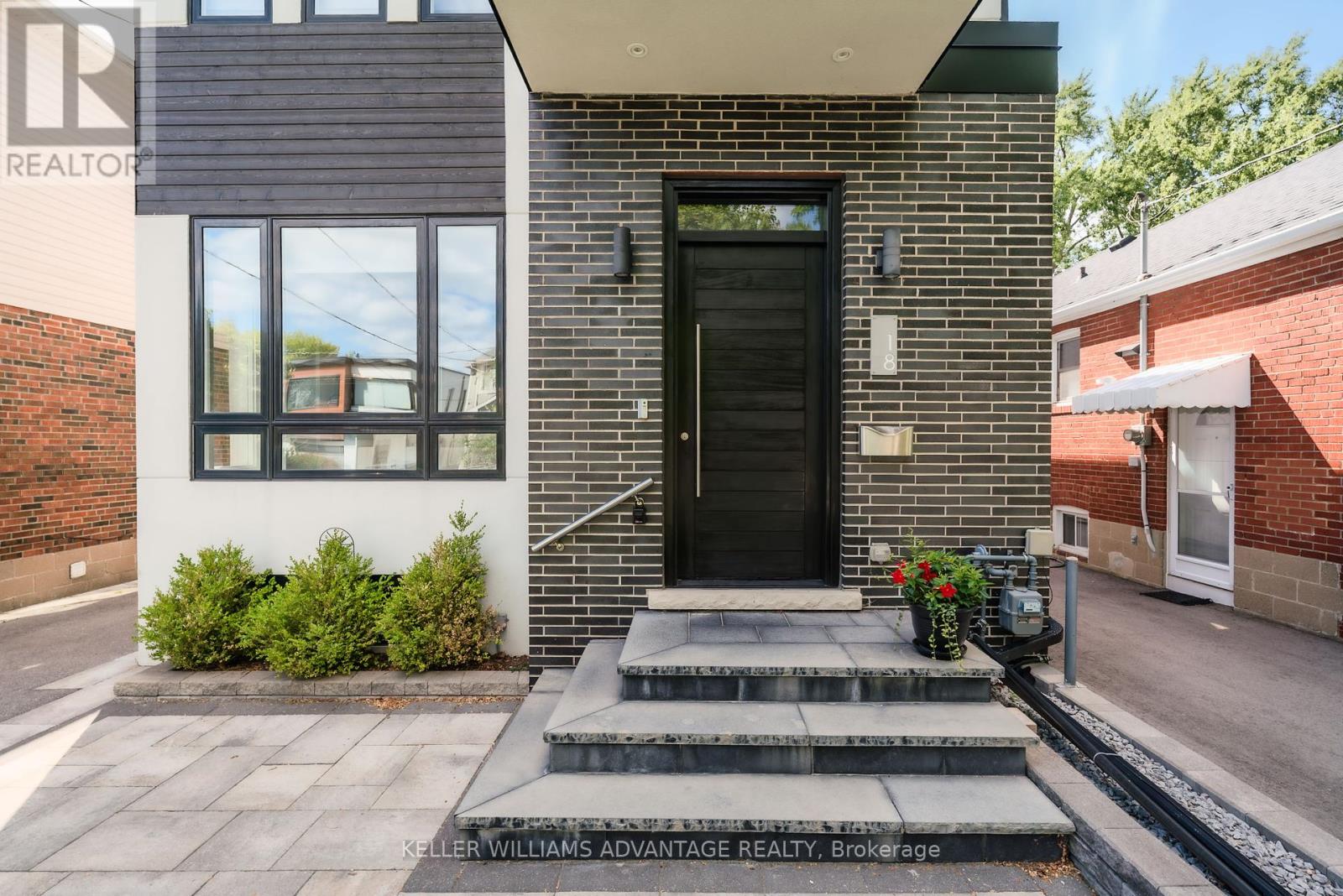 Photo 3 of 18 Mckayfield Road, Toronto ON