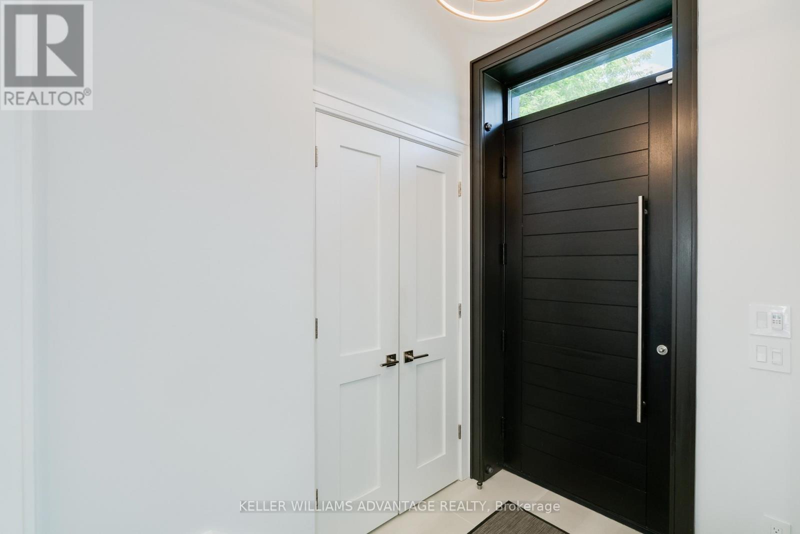 Photo 4 of 18 Mckayfield Road, Toronto ON