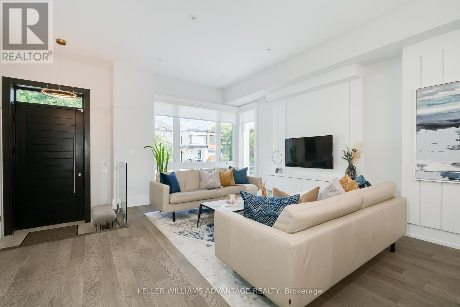 Photo 9 of 18 Mckayfield Road, Toronto ON