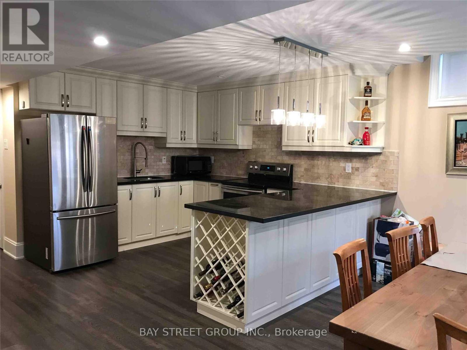 Photo 3 of 109 Hua Du Avenue, Markham ON