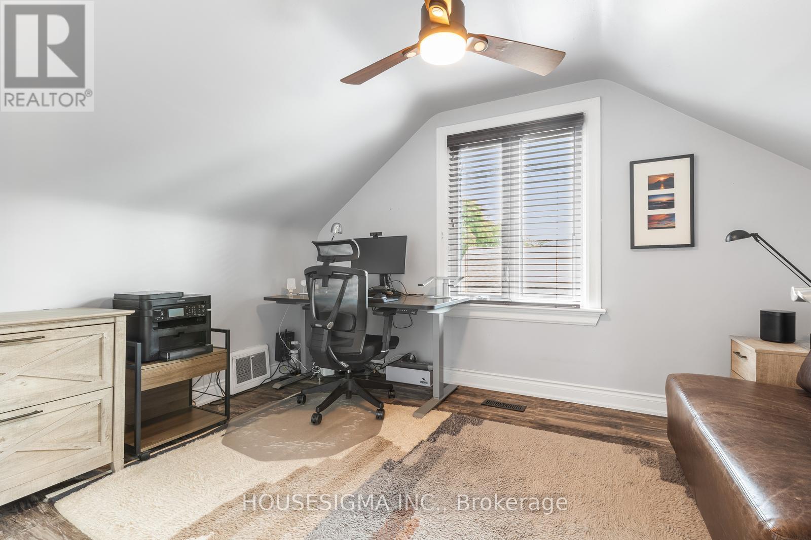 Photo 21 of 129 Edgecroft Road, Toronto ON