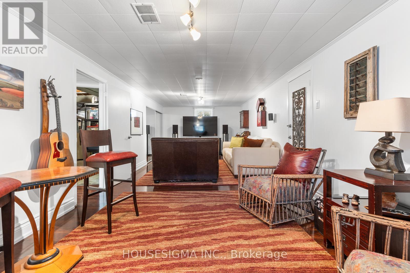 Photo 25 of 129 Edgecroft Road, Toronto ON
