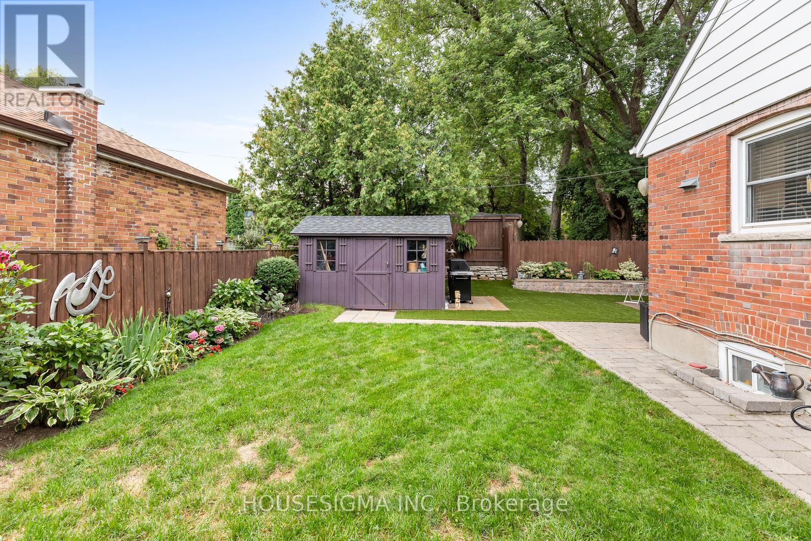 Photo 32 of 129 Edgecroft Road, Toronto ON