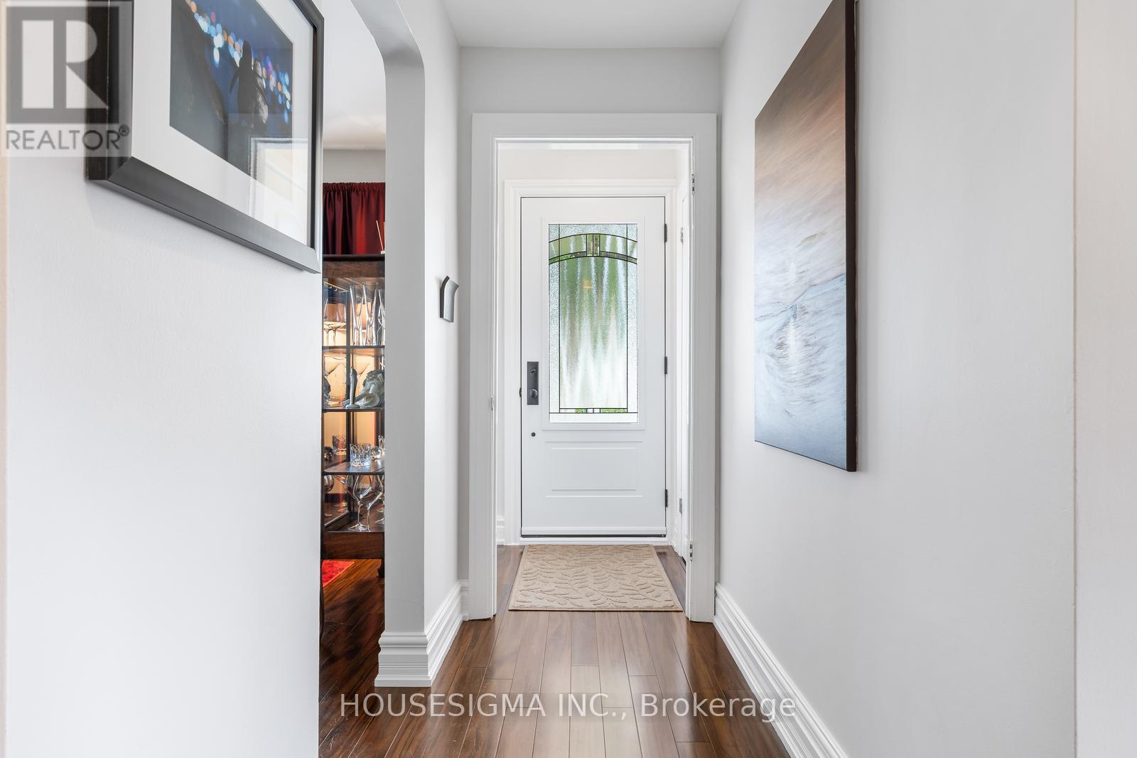 Photo 5 of 129 Edgecroft Road, Toronto ON