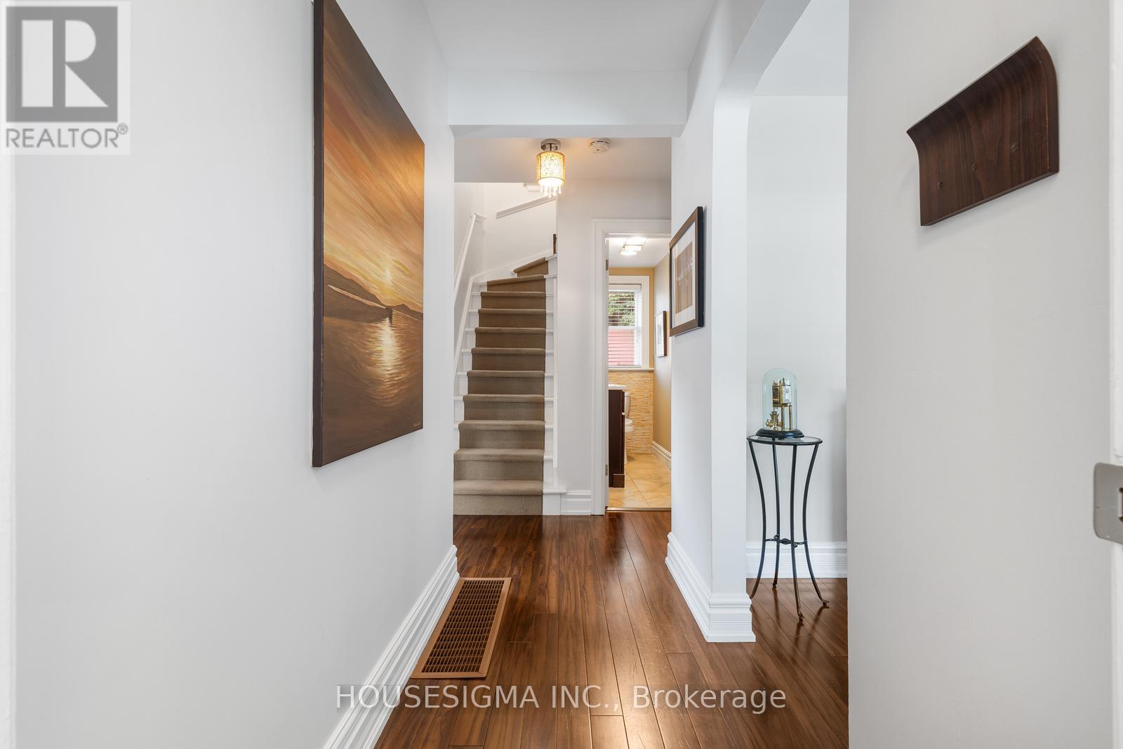 Photo 6 of 129 Edgecroft Road, Toronto ON