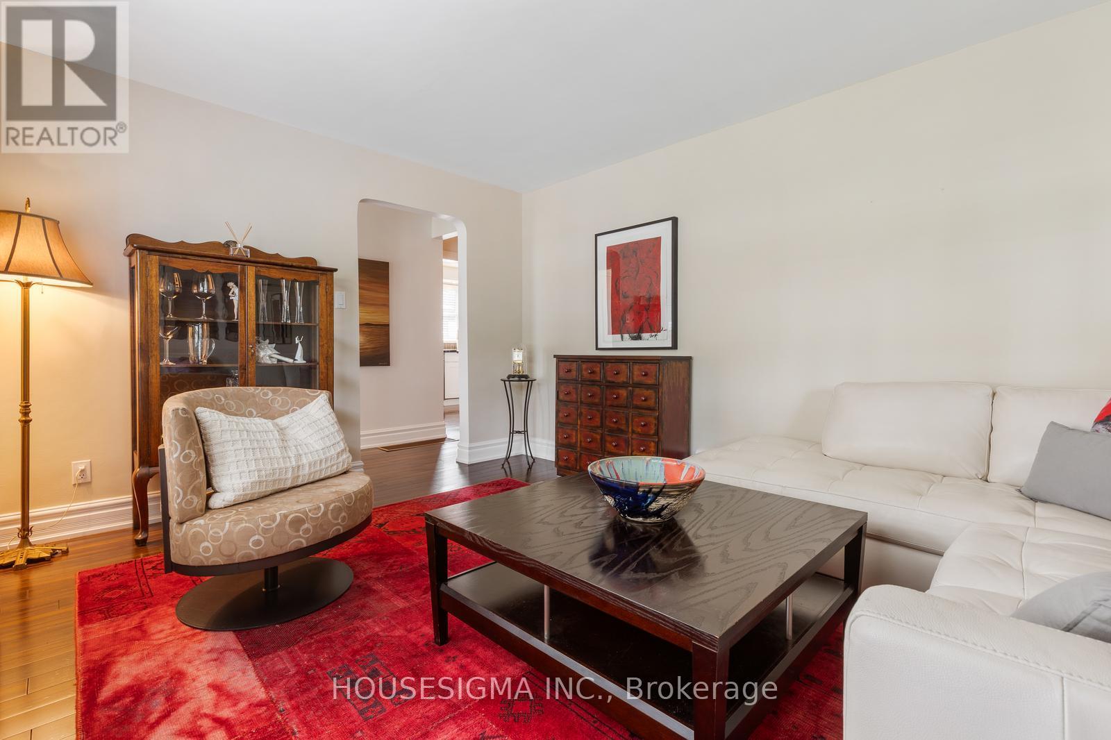 Photo 8 of 129 Edgecroft Road, Toronto ON