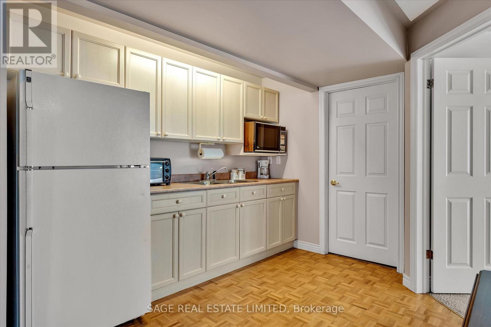 Photo 31 of 15 Hillview Drive, Kawartha Lakes ON