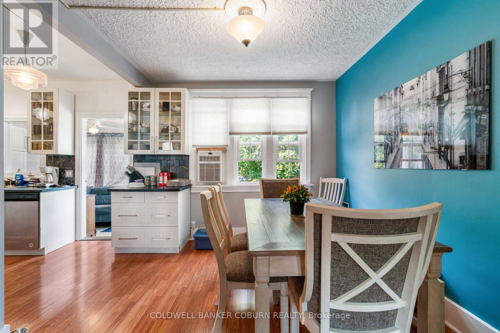 Photo 11 of 176 Pearl Street W, Brockville ON