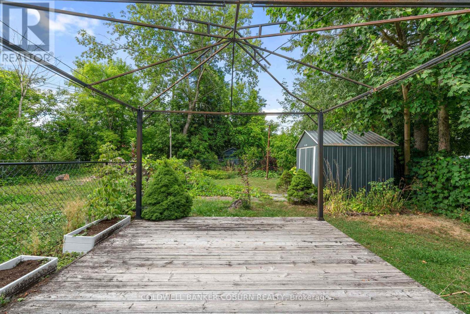 Photo 28 of 176 Pearl Street W, Brockville ON