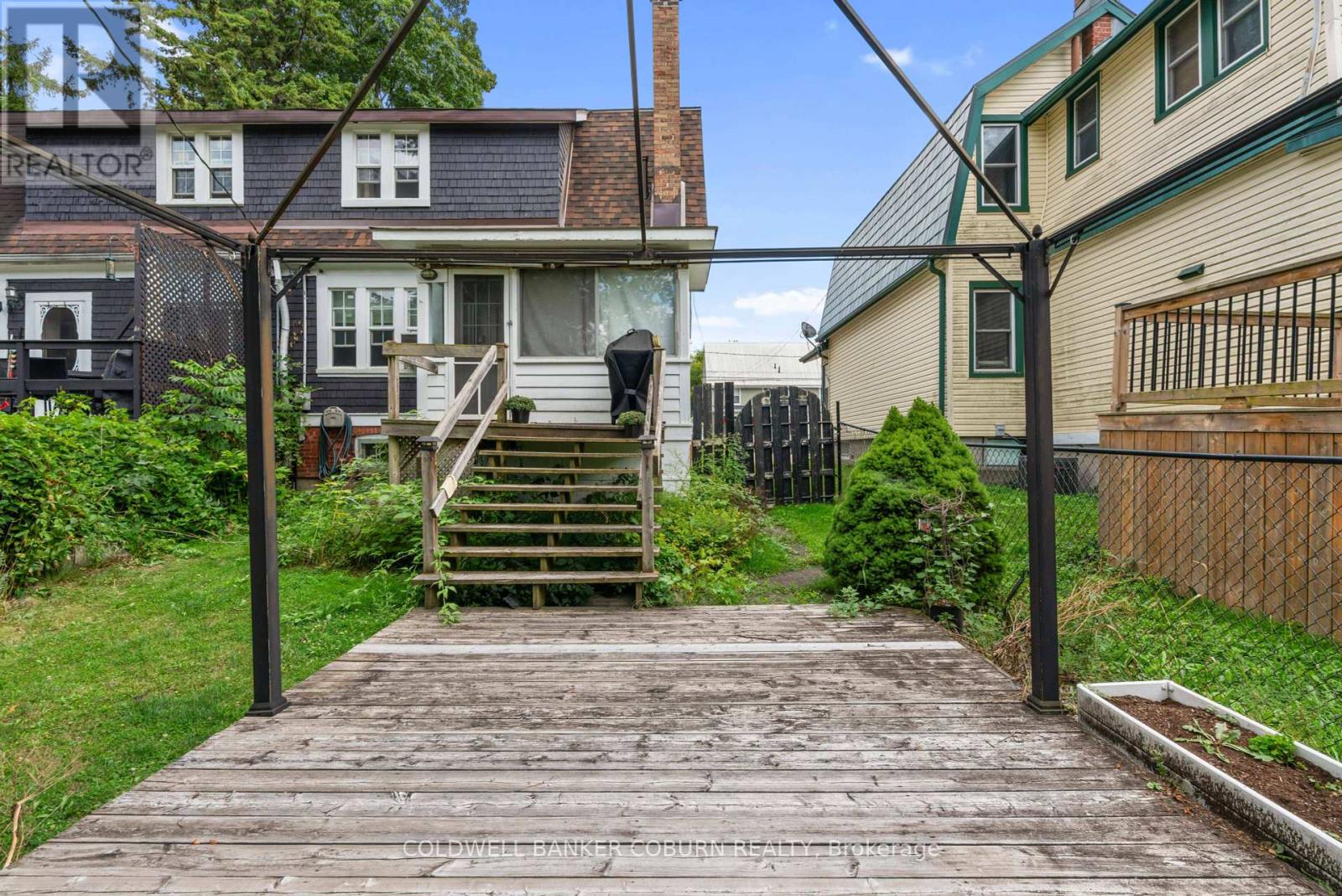 Photo 29 of 176 Pearl Street W, Brockville ON