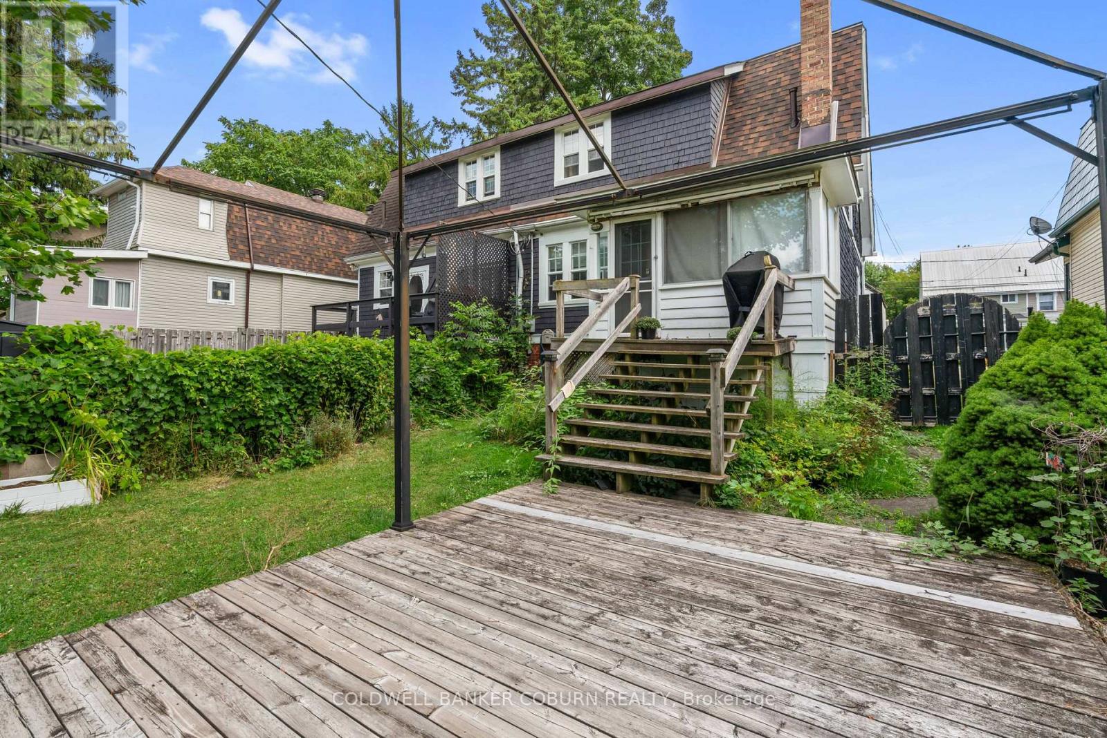 Photo 34 of 176 Pearl Street W, Brockville ON