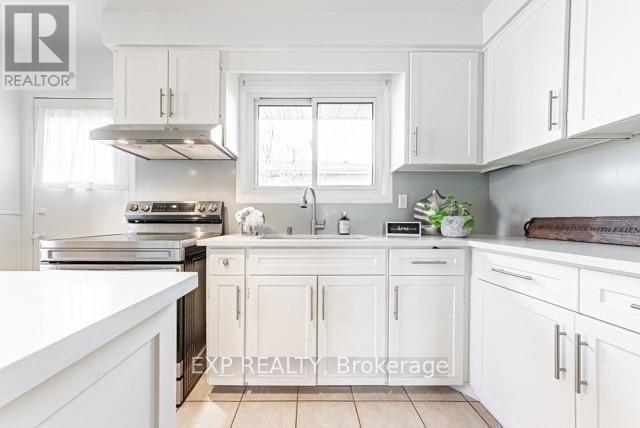 Photo 10 of 26 Greening Avenue, Hamilton ON