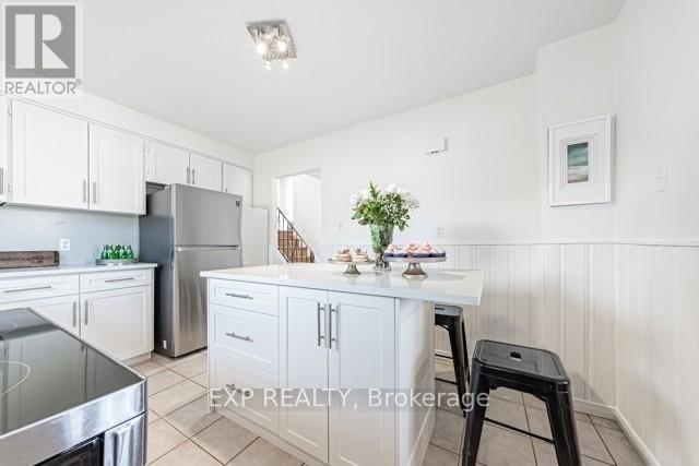 Photo 6 of 26 Greening Avenue, Hamilton ON