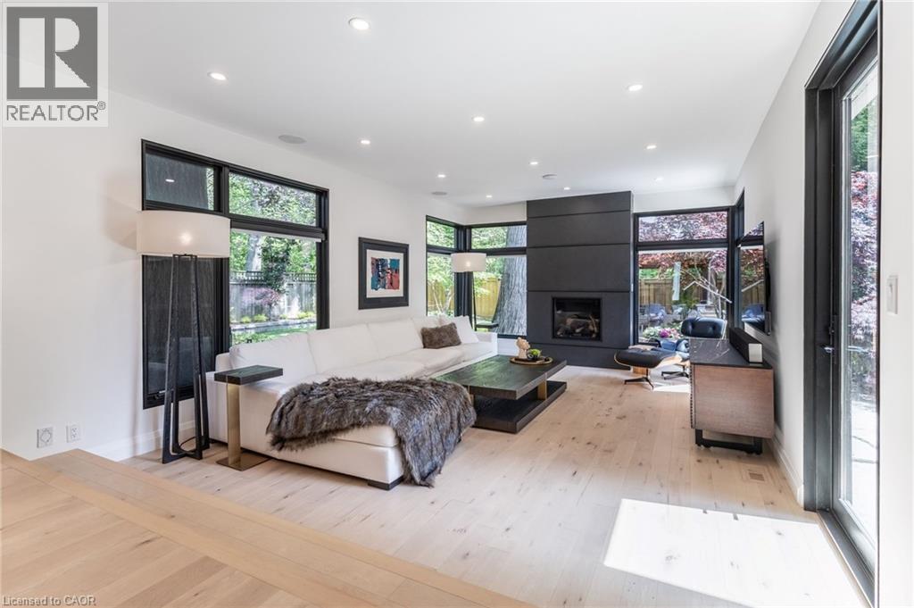 Photo 12 of 319 Goodram Drive, Burlington ON