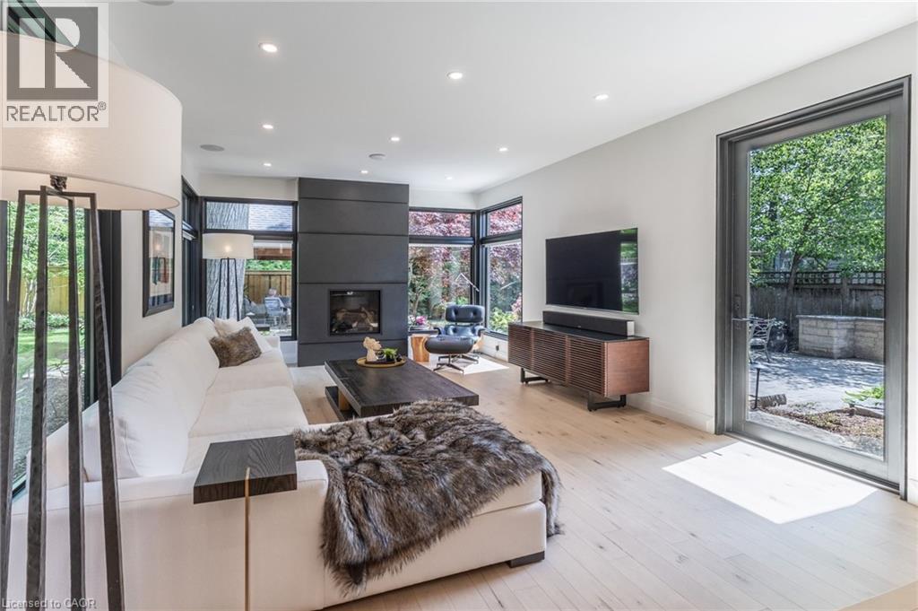 Photo 13 of 319 Goodram Drive, Burlington ON