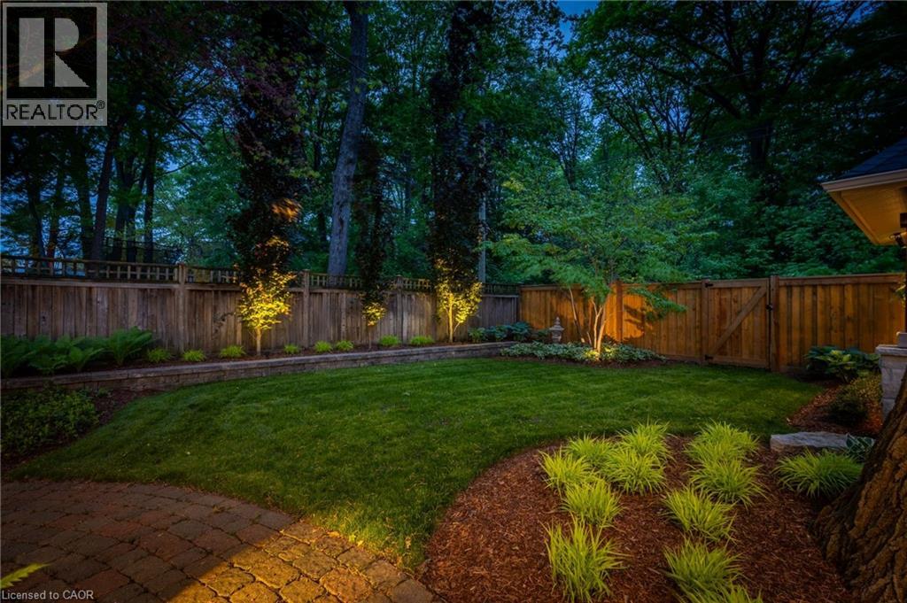 Photo 33 of 319 Goodram Drive, Burlington ON