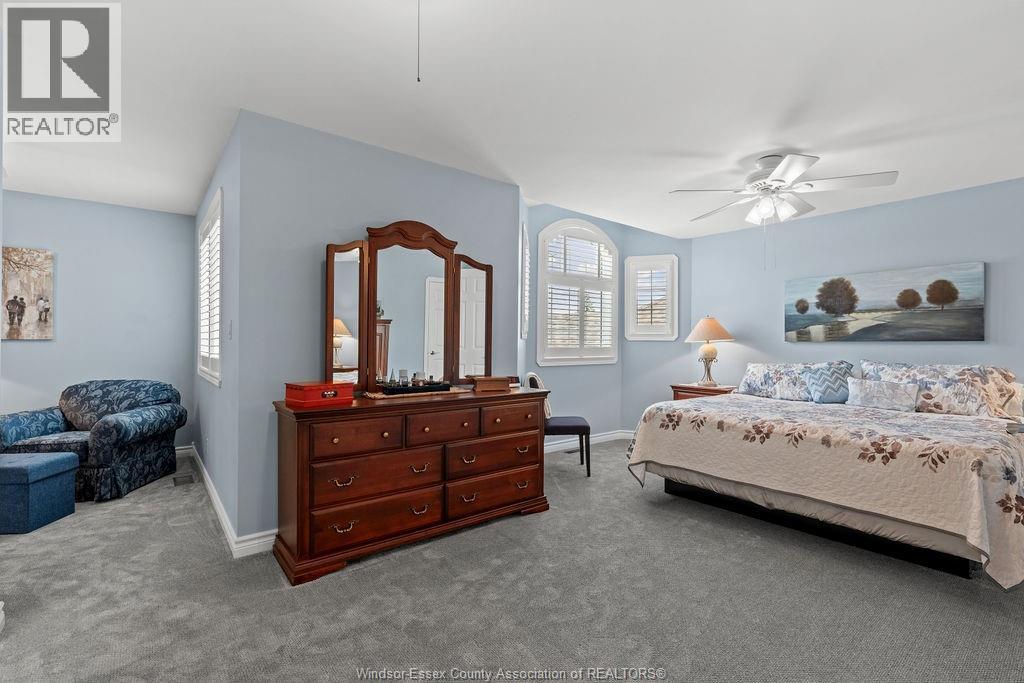 Photo 21 of 12 Lakeside Cr, Kingsville ON