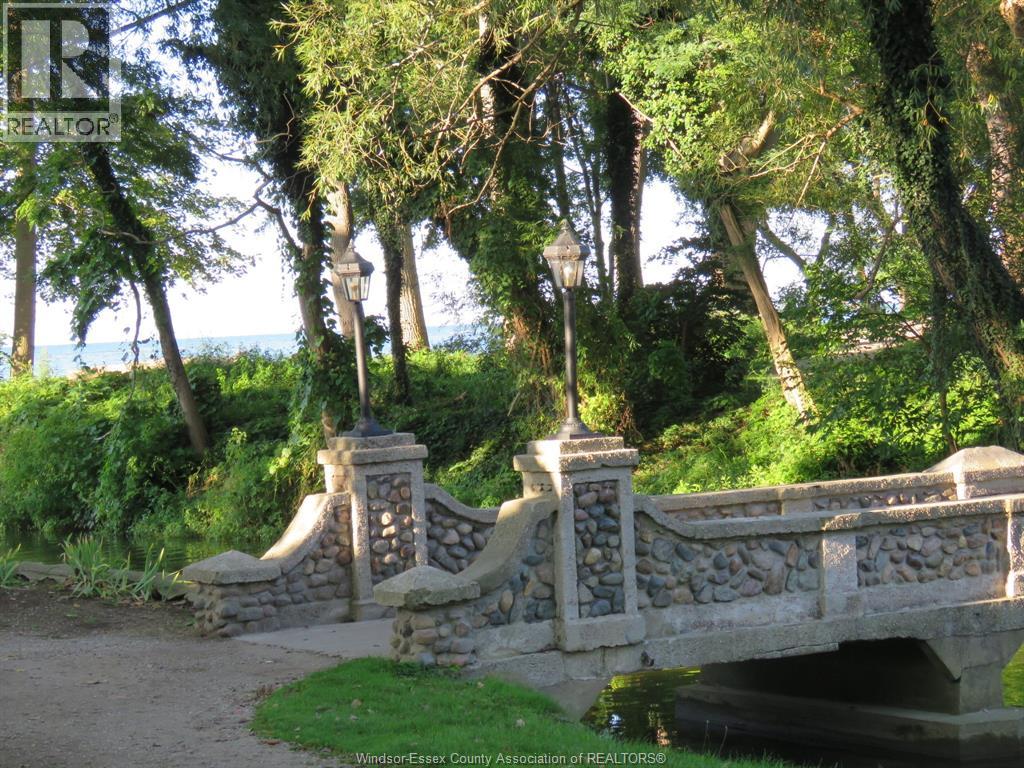 Photo 37 of 12 Lakeside Cr, Kingsville ON