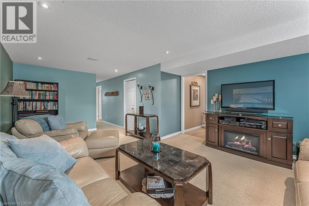 Photo 20 of 21 Jane Street, Smithville ON