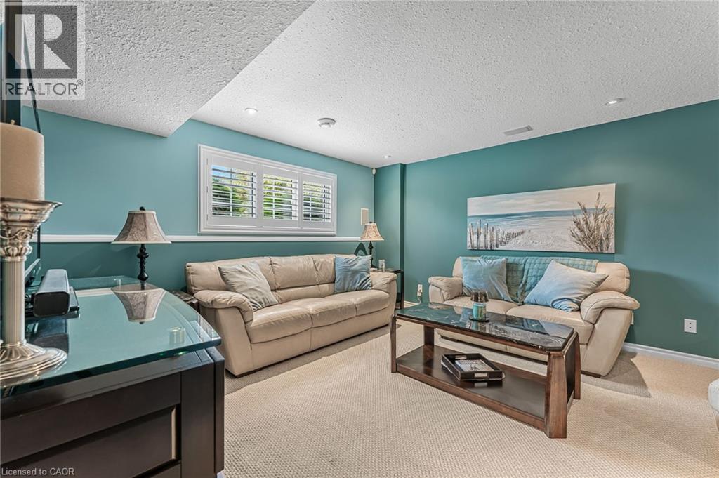 Photo 22 of 21 Jane Street, Smithville ON