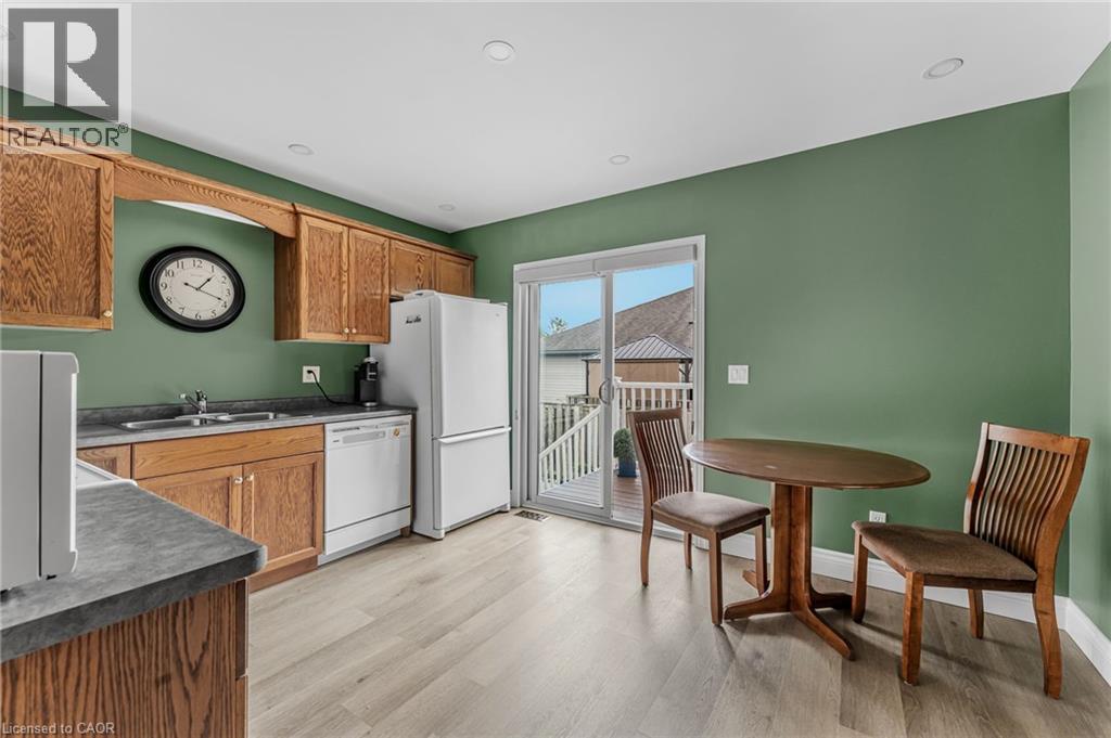 Photo 9 of 21 Jane Street, Smithville ON