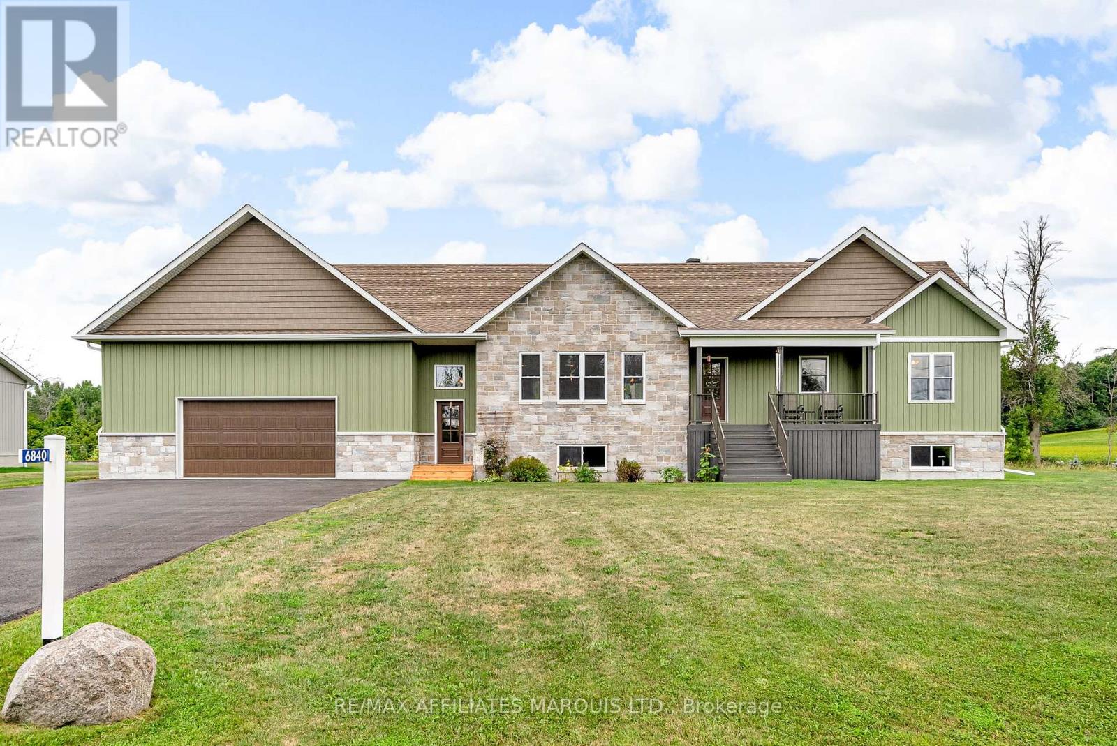 Photo 2 of 6840 Lalonde Boulevard, South Glengarry ON
