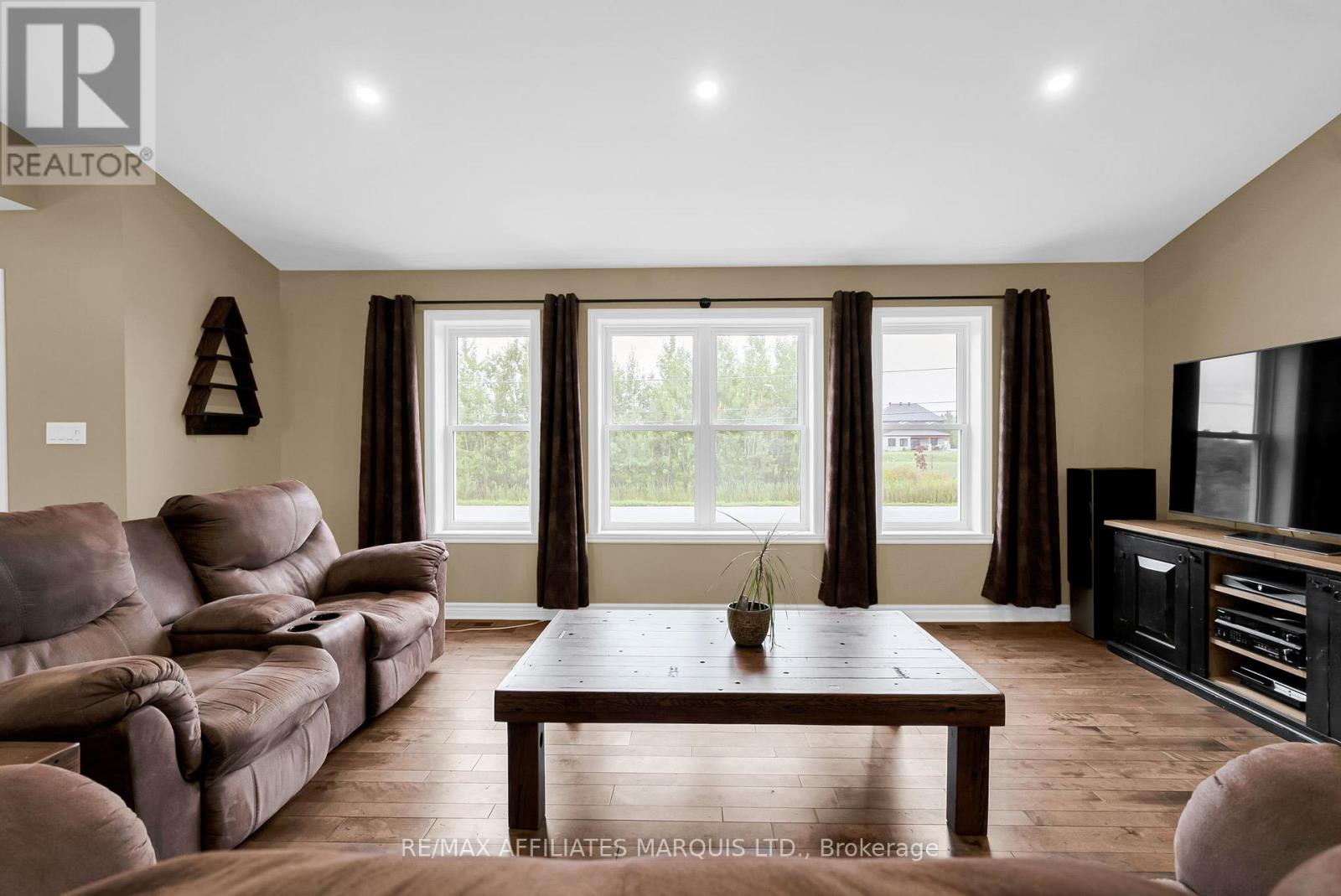 Photo 6 of 6840 Lalonde Boulevard, South Glengarry ON