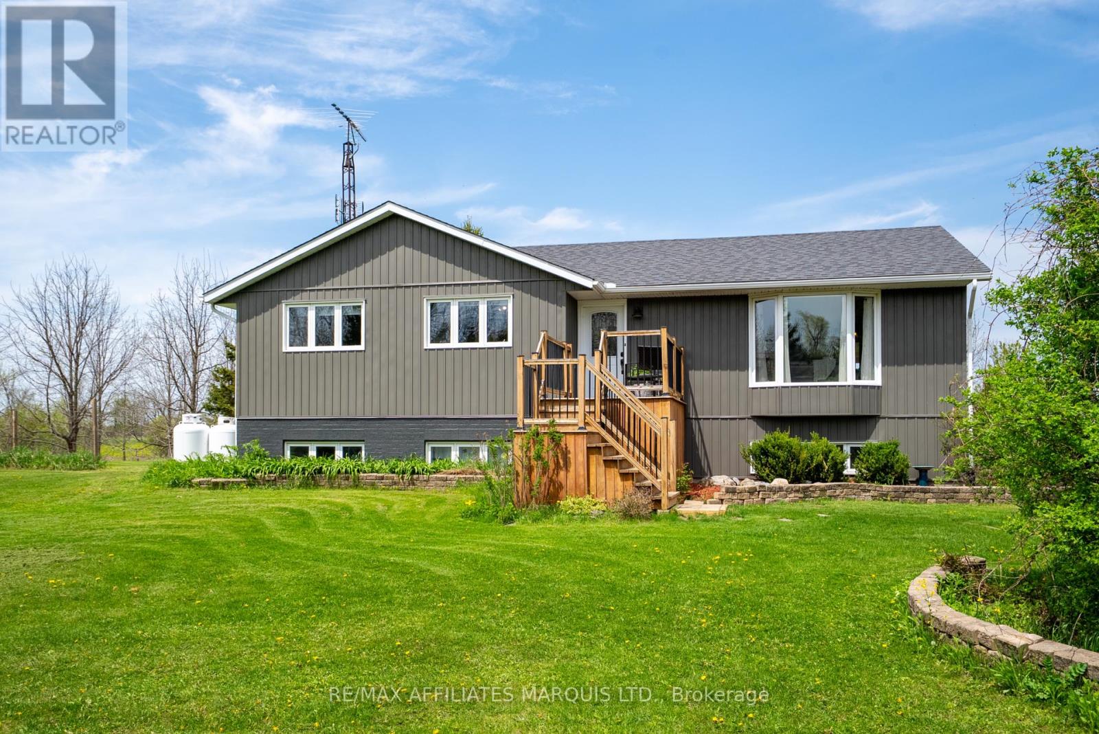 Photo 2 of 4239 County Rd 11 Road, South Stormont ON