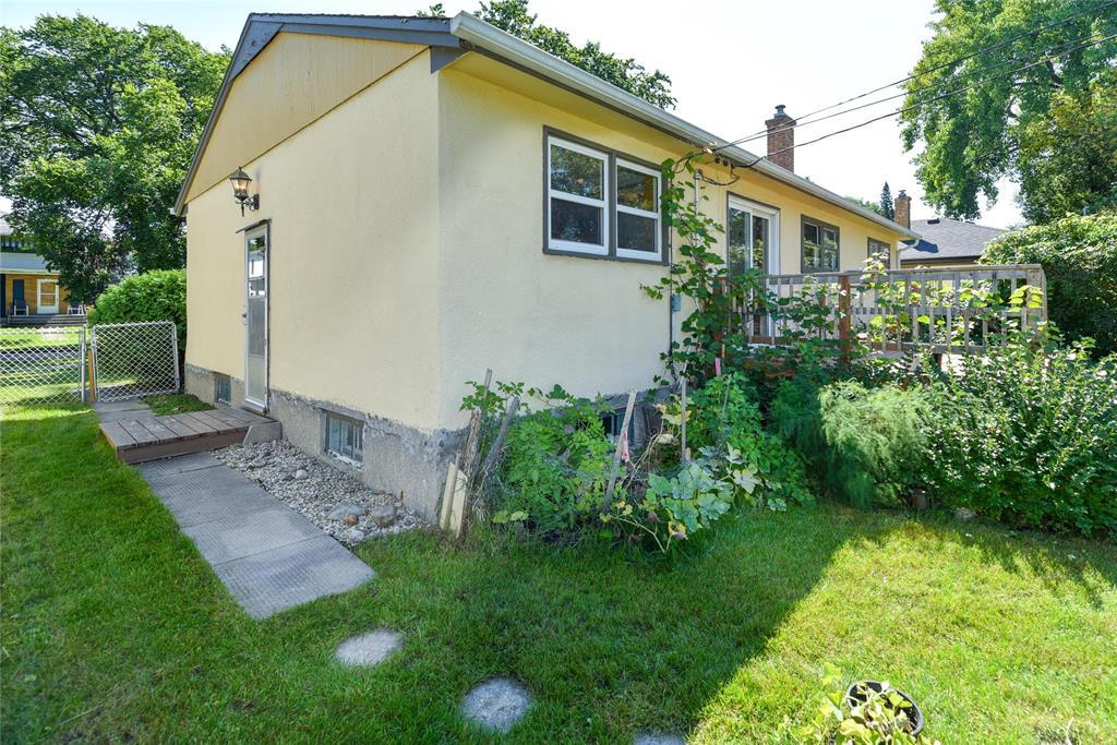 Photo 23 of 755 Borebank Street, Winnipeg MB