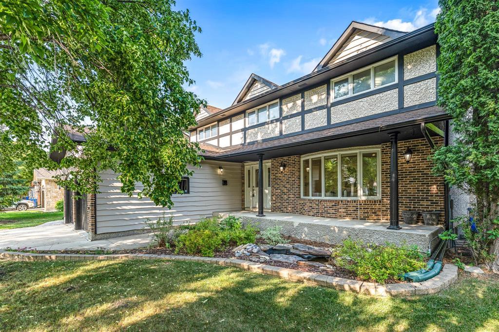 Photo 2 of 39 Carlotta Crescent, Winnipeg MB