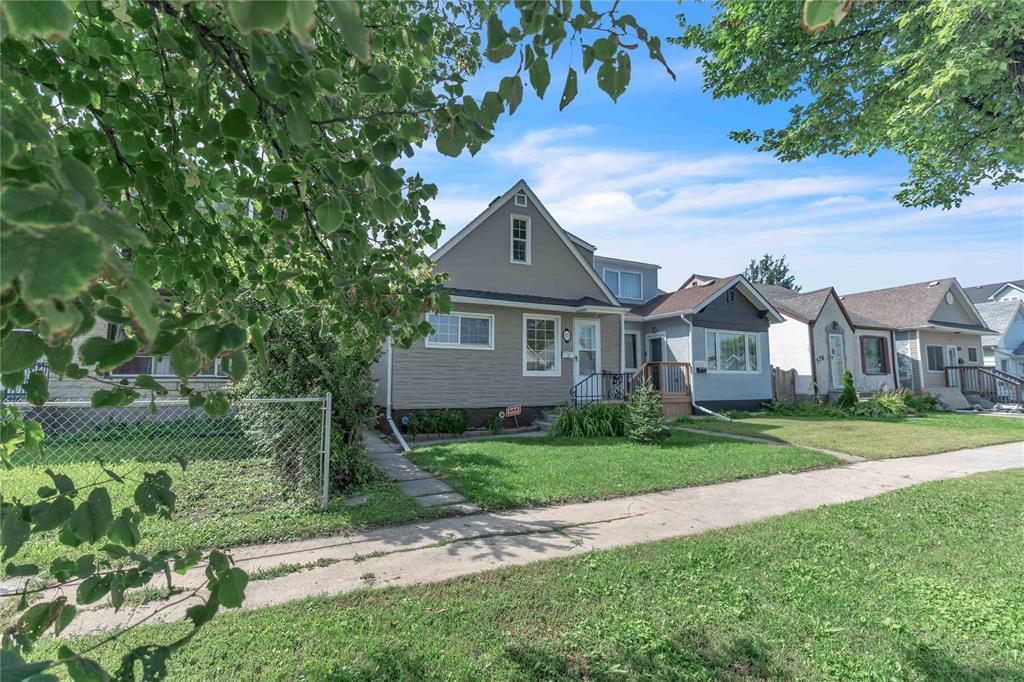 Photo 3 of 572 Cathedral Avenue, Winnipeg MB