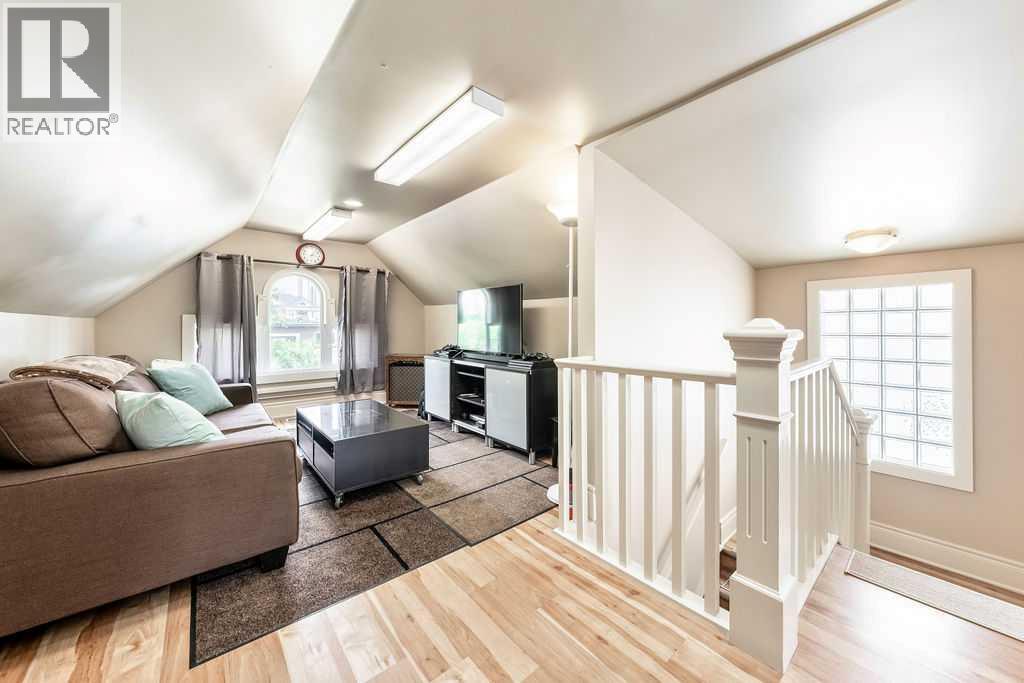 Photo 31 of 1027 13 Avenue Sw, Calgary AB