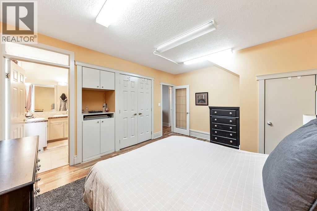 Photo 24 of 1027 13 Avenue Sw, Calgary AB