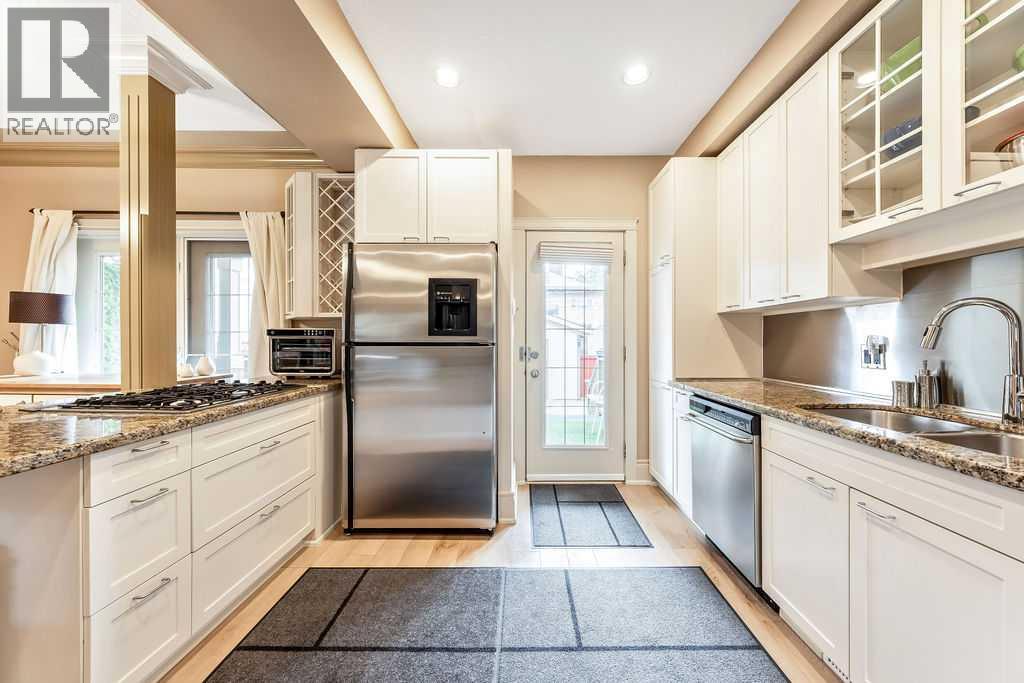 Photo 18 of 1027 13 Avenue Sw, Calgary AB