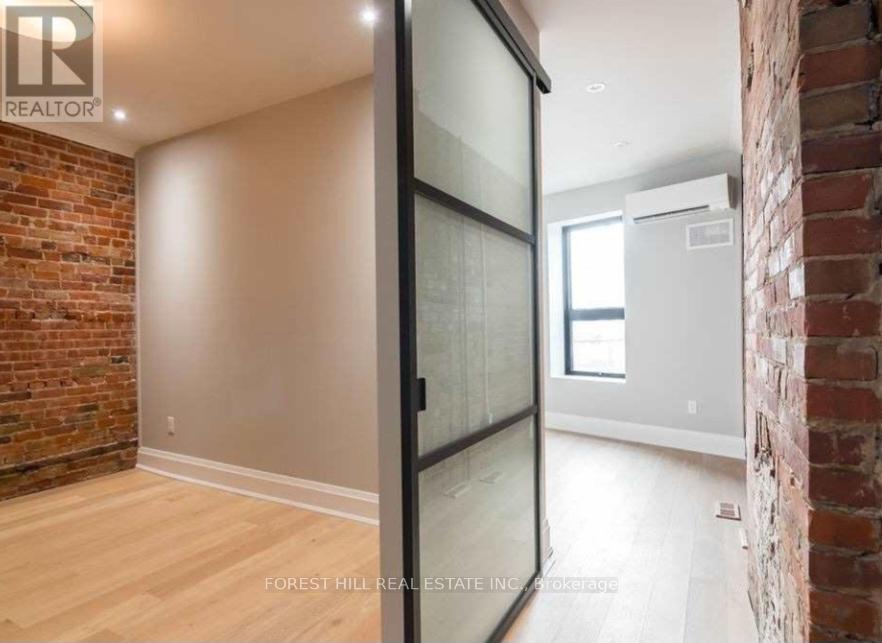 Photo 11 of 2nd Flr 1216 Dundas Street W, Toronto ON