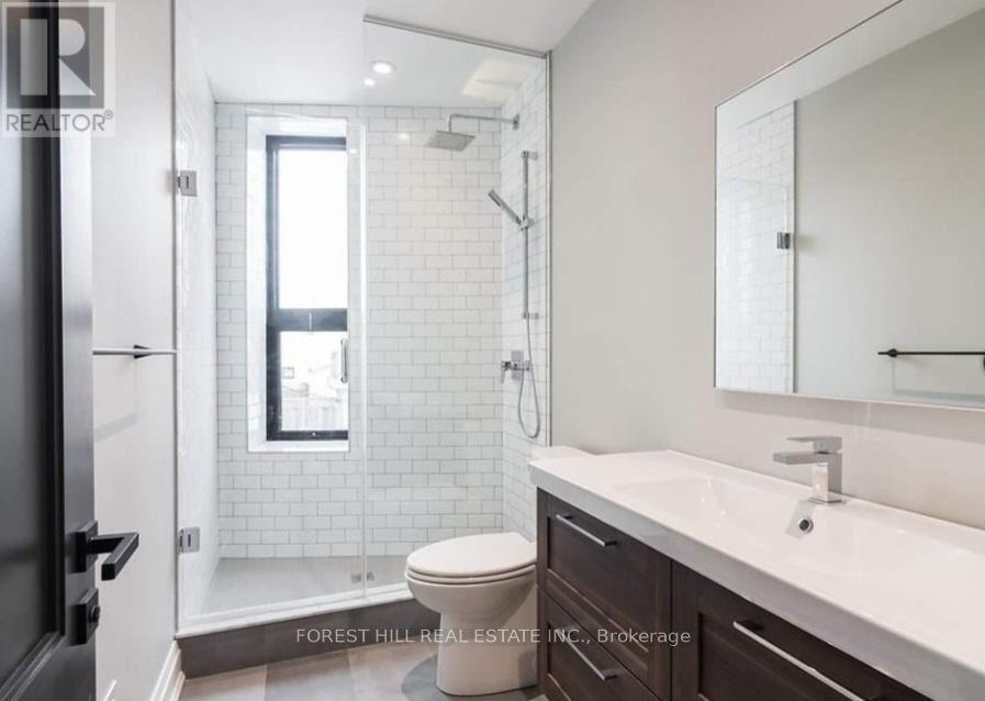 Photo 12 of 2nd Flr 1216 Dundas Street W, Toronto ON