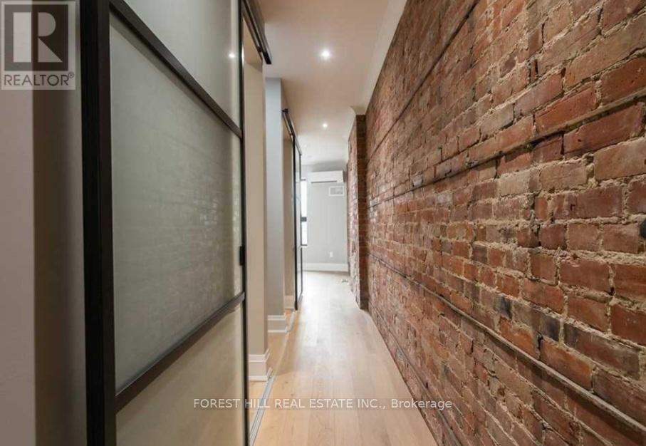 Photo 7 of 2nd Flr 1216 Dundas Street W, Toronto ON