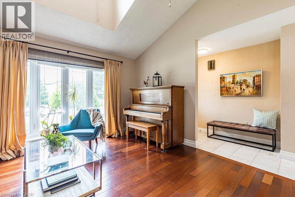 Photo 11 of 1 Leith Court, Ancaster ON