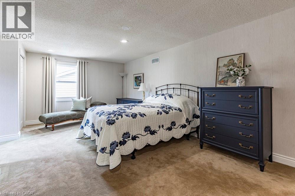 Photo 21 of 1 Leith Court, Ancaster ON