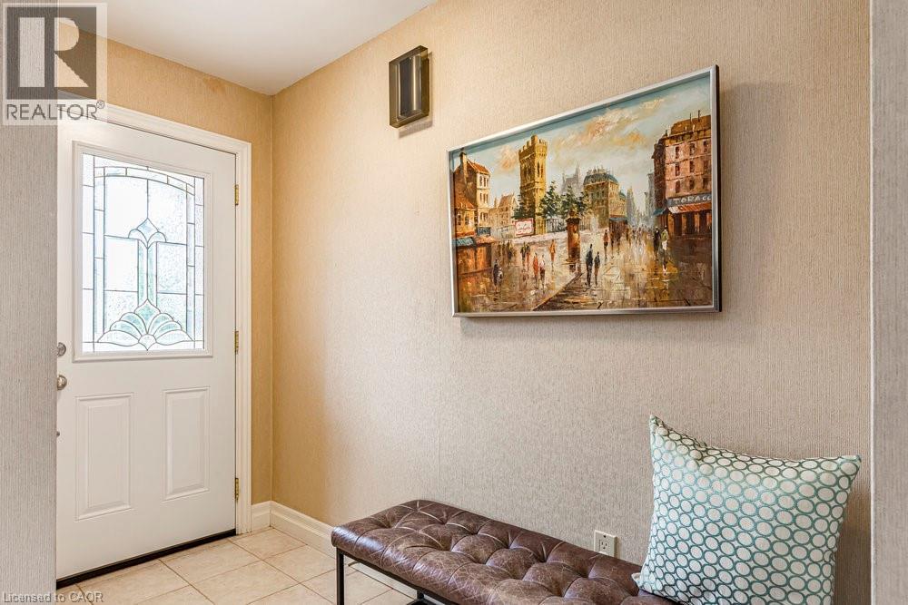 Photo 4 of 1 Leith Court, Ancaster ON