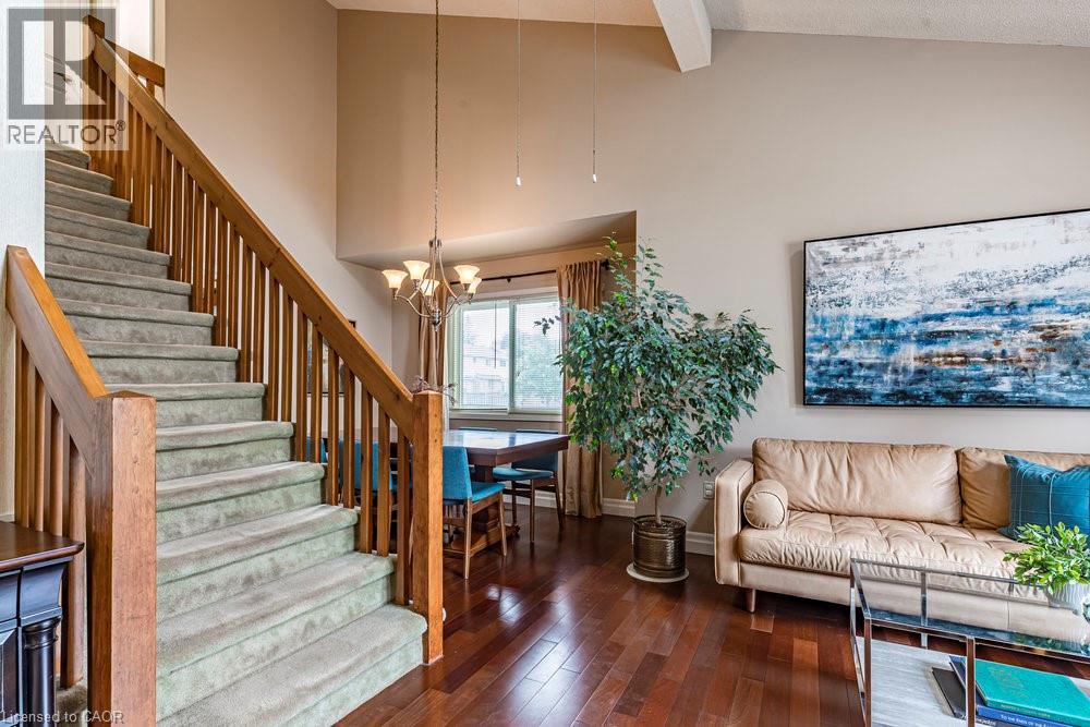 Photo 5 of 1 Leith Court, Ancaster ON